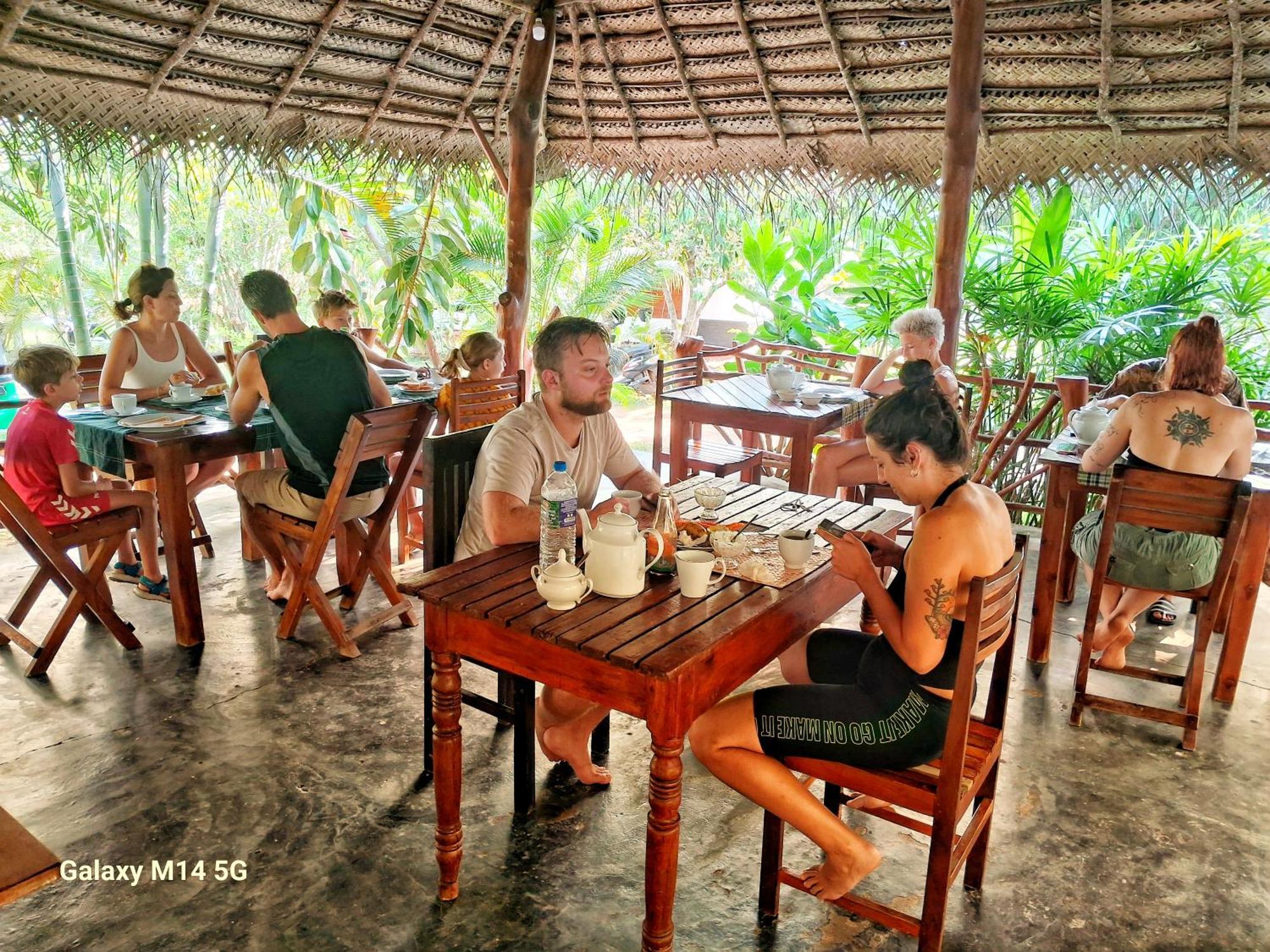 Sea Sound Cabana & Restaurant Тангалла Экстерьер фото