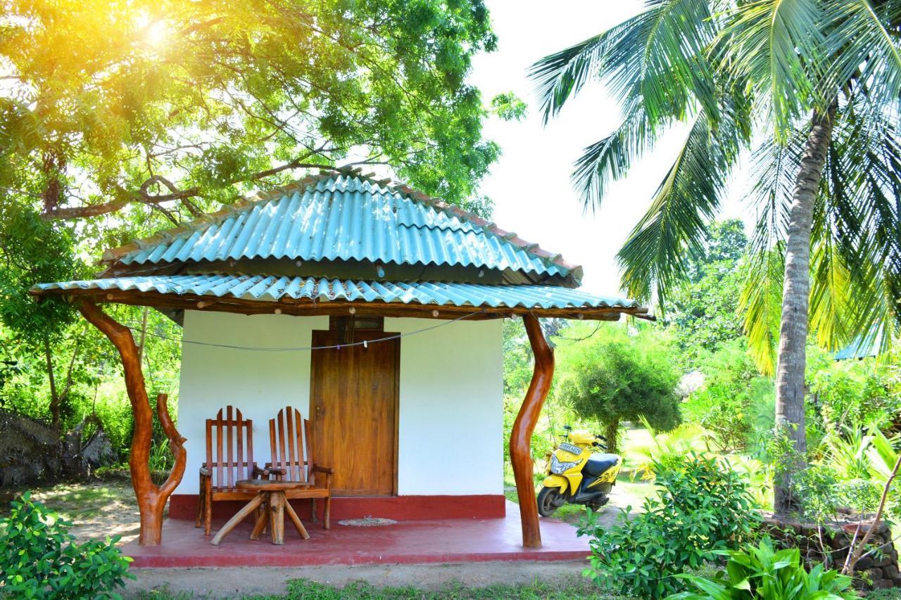 Sea Sound Cabana & Restaurant Тангалла Экстерьер фото