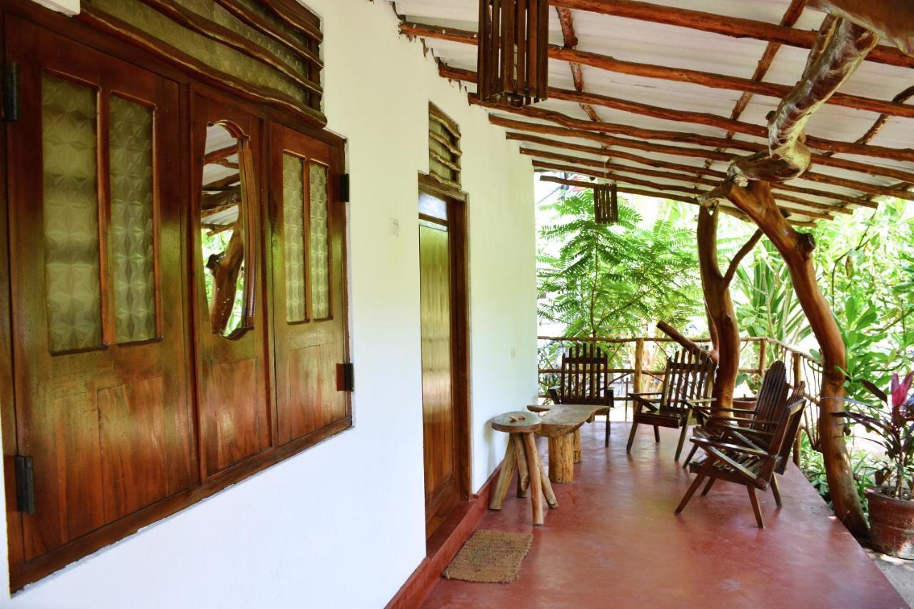 Sea Sound Cabana & Restaurant Тангалла Экстерьер фото
